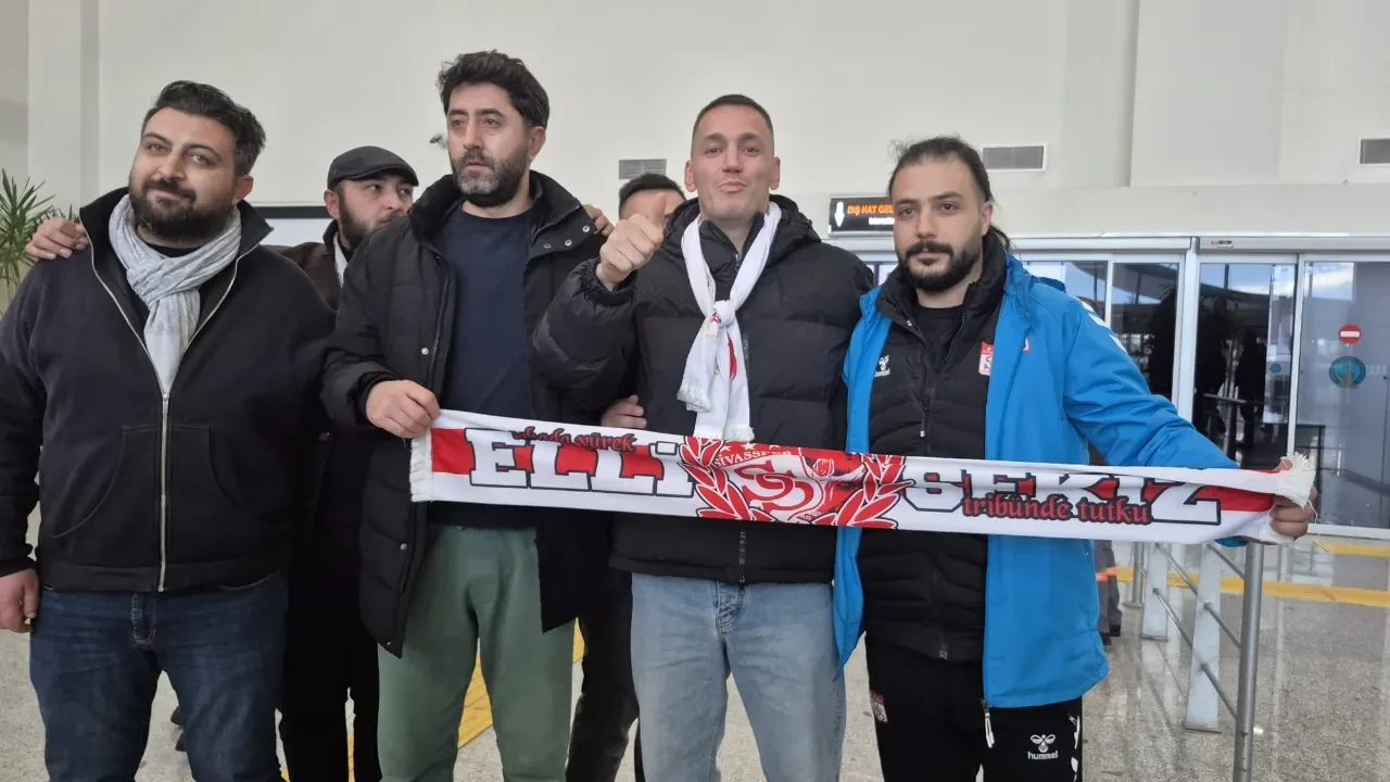 Rey Manaj yeniden Sivasspor'da!