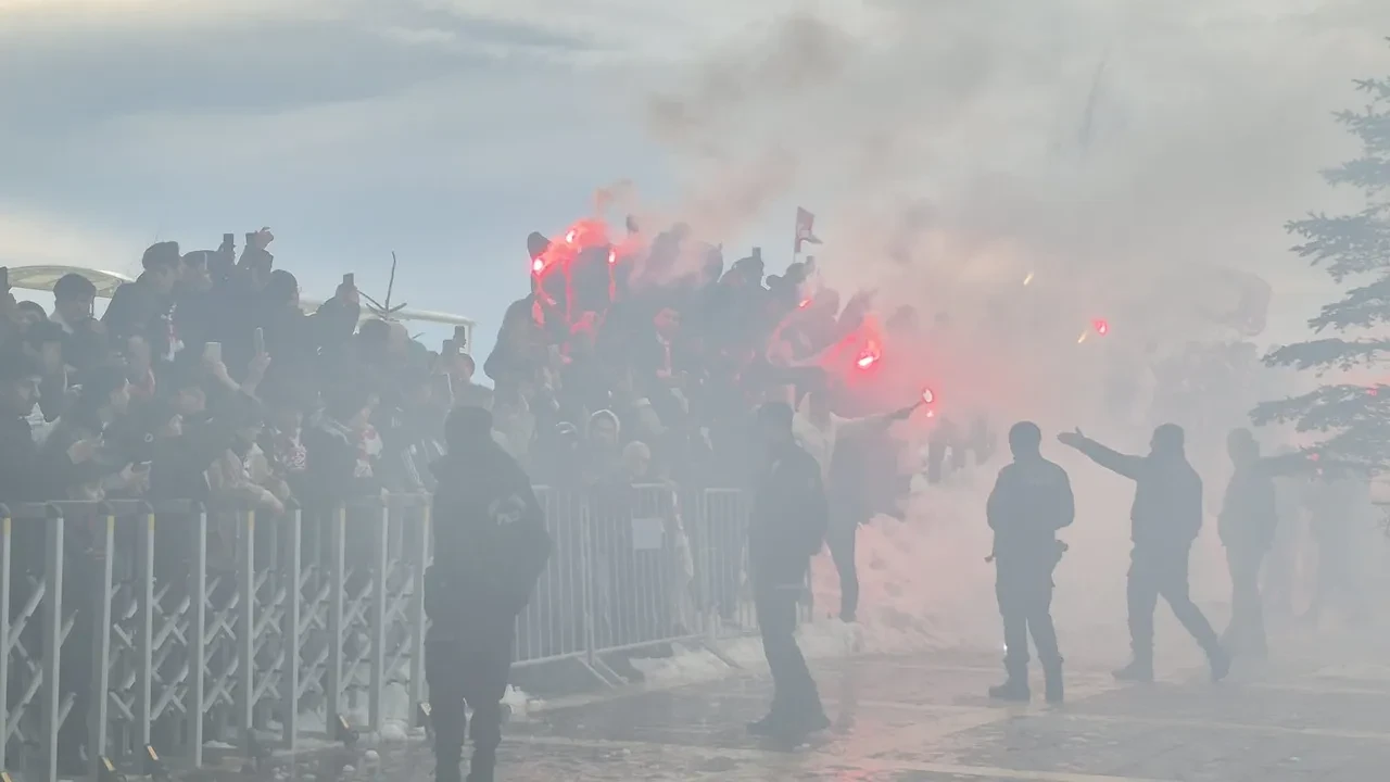 Rey Manaj yeniden Sivasspor'da!