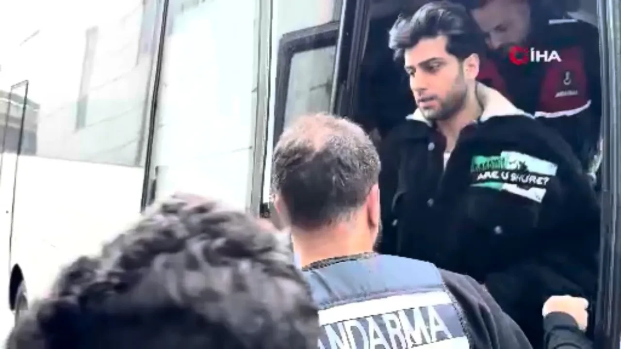 Sağlık kontrolüne böyle getirildiler! Reynmen, Çakal, Hasan Can Kaya ve çok sayıda ünlü gözaltında