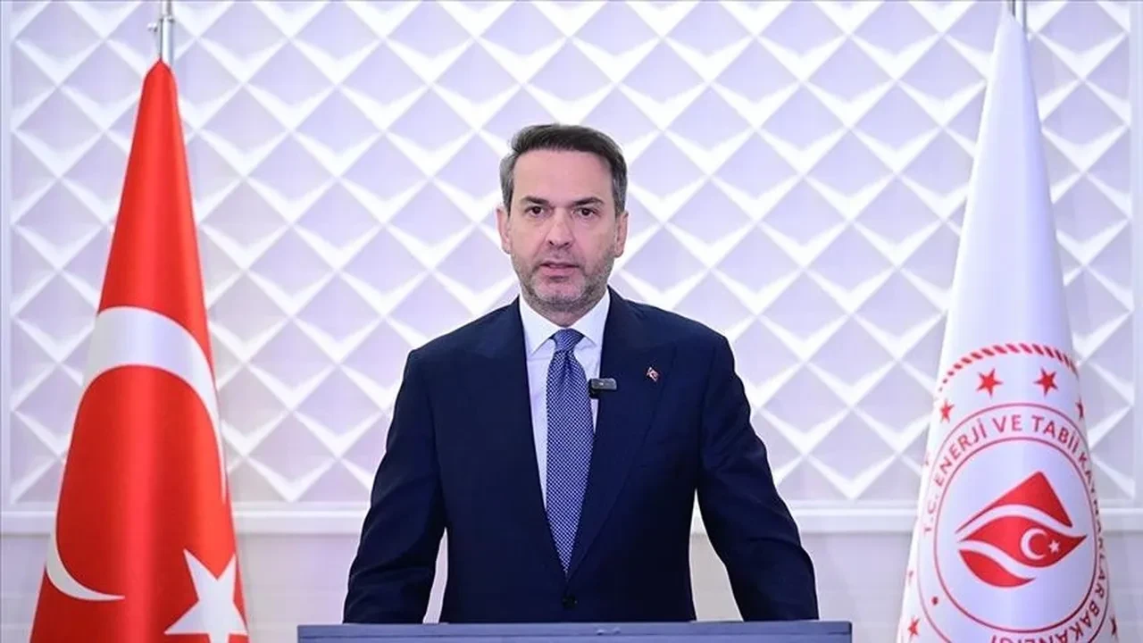 Alparslan Bayraktar duyurdu! Türkiye Azerbaycan'dan 33 milyar metreküplük doğal gaz alacak