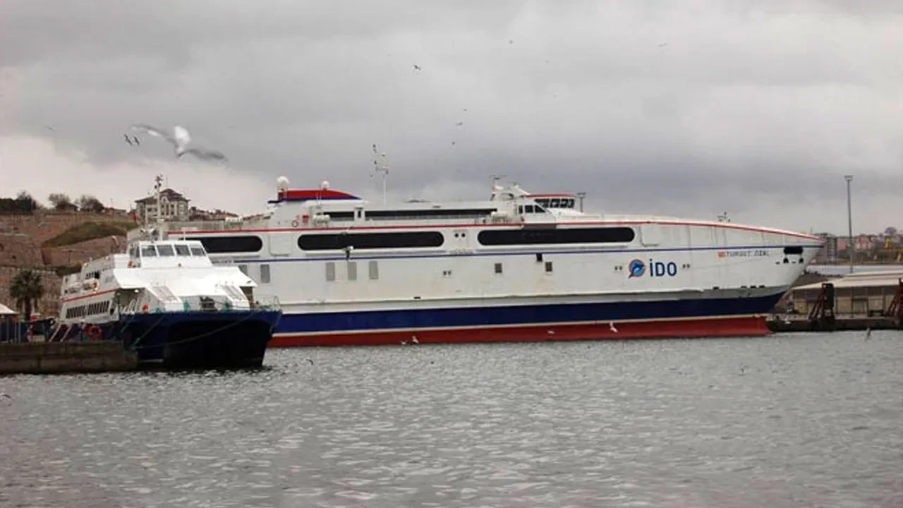 Deniz ulaşımına lodos engeli! 3 ilde feribot seferleri iptal