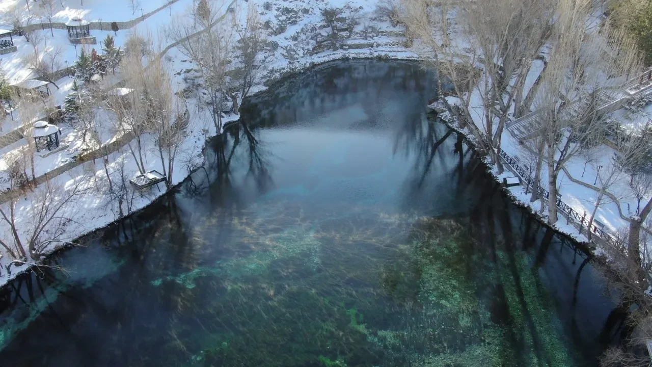 Eksi 30 derece şaşırtan olay! Her yer buz tuttu, bir tek burası donmadı