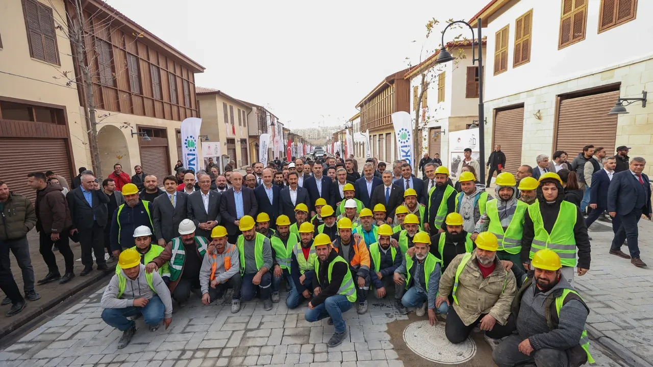 Hatay'daki deprem konutları kurasında aynı ev 8 kişiye mi çıktı? Olay açıklığa kavuştu