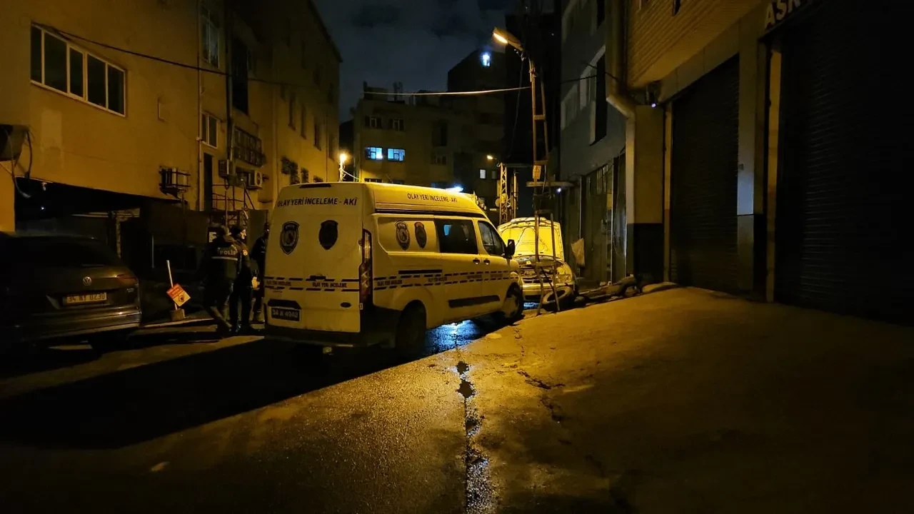 Isınmak için arabaya girdiği araç sonu oldu! Evsiz adam korkunç şekilde can verdi 