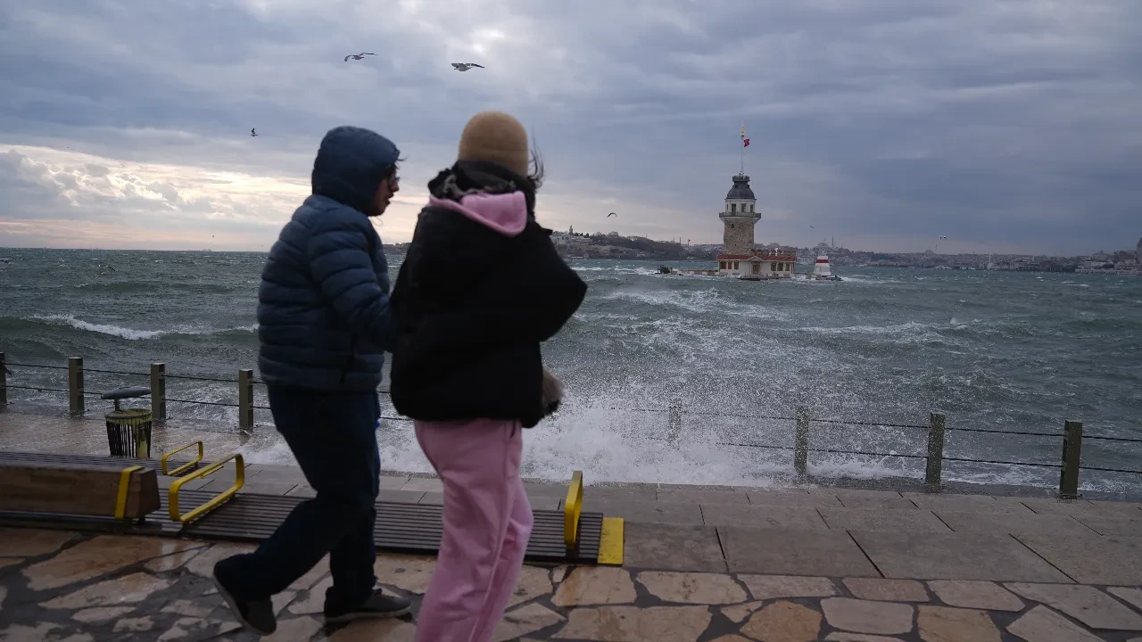 Kar, sağanak ve fırtına... Meteoroloji sarı kodla uyardı: İstanbul dahil 14 ilde alarm!