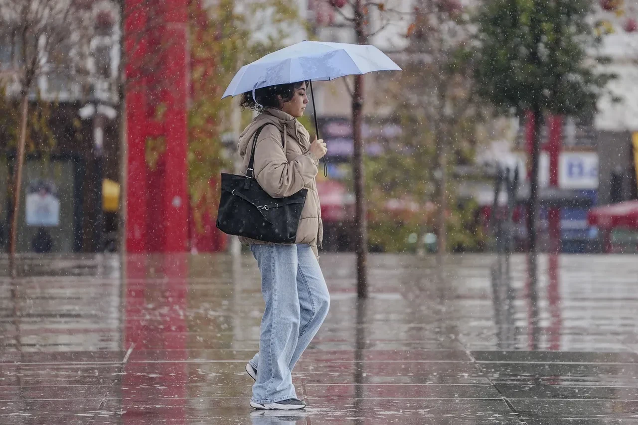 Kar, sağanak ve fırtına... Meteoroloji sarı kodla uyardı: İstanbul dahil 14 ilde alarm!