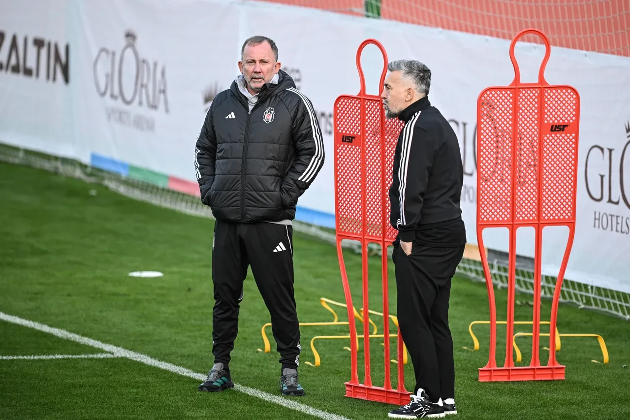 Sergen Yalçın onayladı! Beşiktaş dünya yıldızlarının peşinde