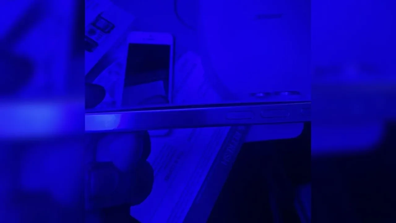 Uçakta iPhone kullananlar dikkat: Telefonunuz bir anda şekil değiştirebilir