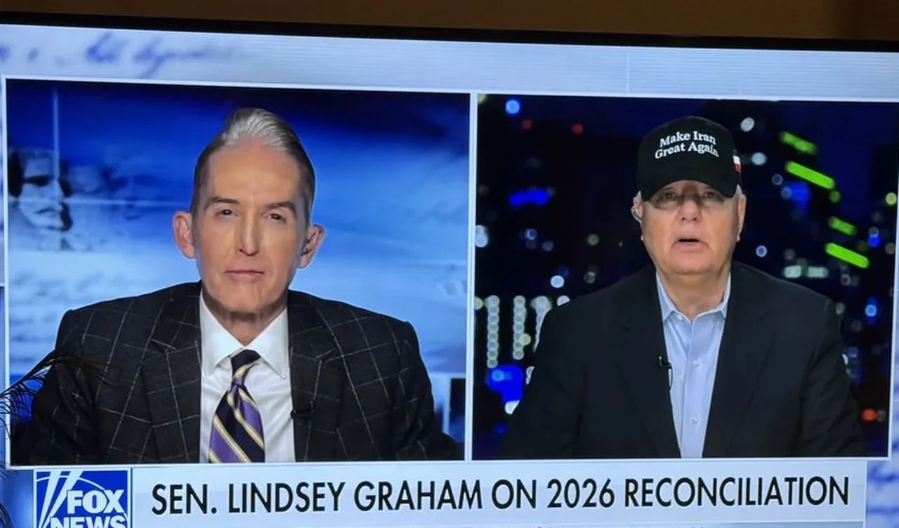 ABD'li Senatör Graham canlı yayında 'İran'ı Yeniden Yüce Kıl' şapkasıyla mesaj verdi