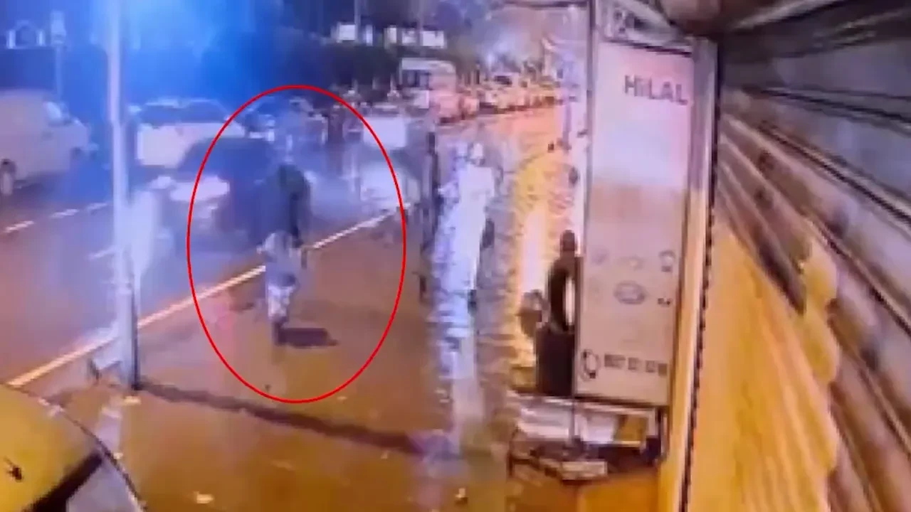 Bebeğini durağa bırakıp kaçtı! Anne ve anneanne gözaltına alındı 