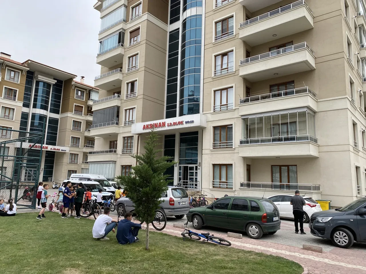 Eşini bıçaklayarak katletti! Kendini ihbar edip başında bekledi: 'Keşke ben ölseydim'