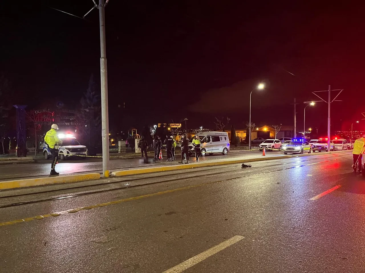 Eskişehir'de katliam gibi kaza! Yarış uğruna 3 genci ezerek öldürdü 