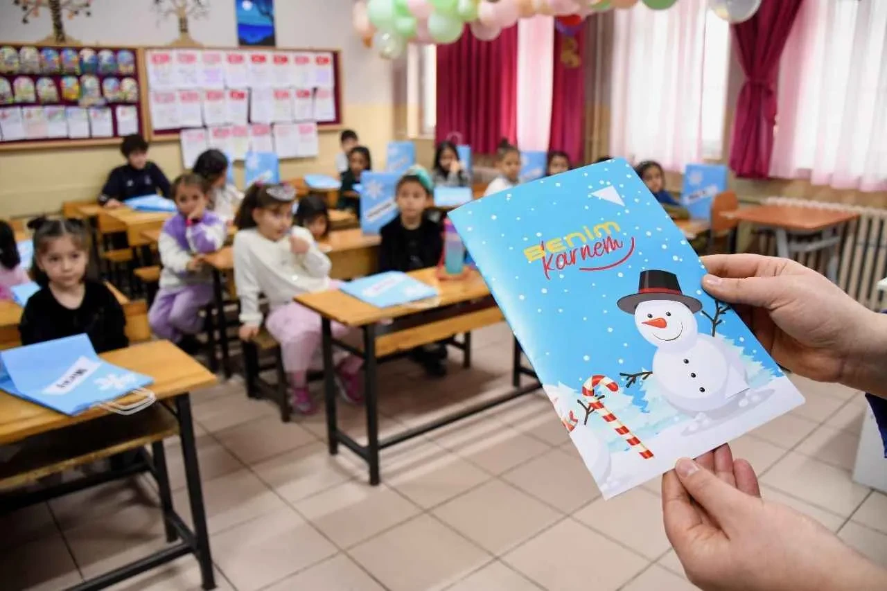 İlkokulda karne yerine getirildi: Eğitimciler Birliği Sendikası uygulamaya tepkili