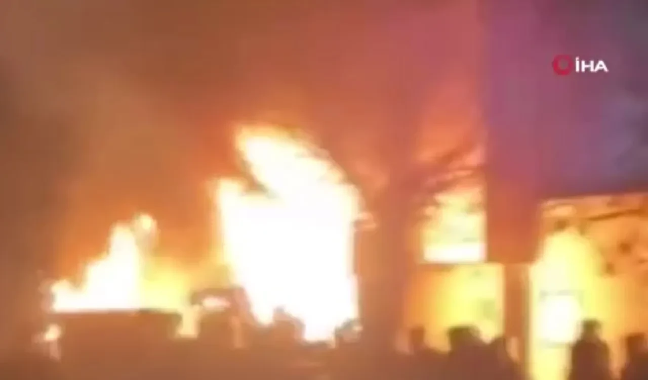 İran'da ortalık karıştı, Ali Hamaney, Suriye'nin devrik lideri Beşar Esad'dan ilham aldı, kaçış planını hazırladı