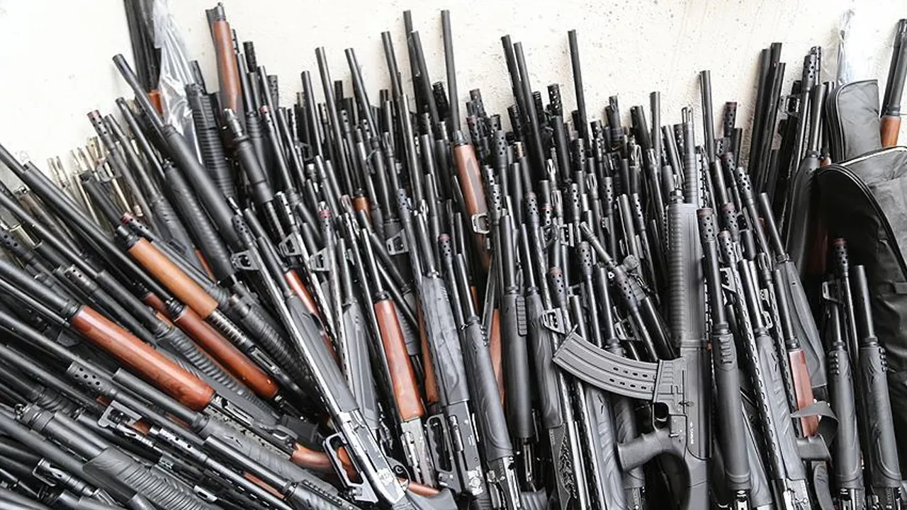 Suriye'den Türkiye'ye silah kaçakçılığı! Akçakale'de kamyonun içinde bulundu