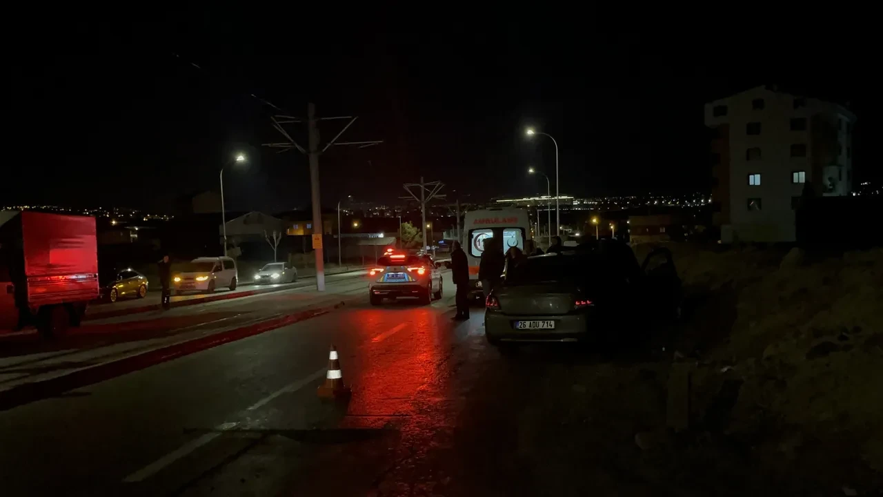 Tramvaydan inen yayalara çarpıp kaçtı! Çok sayıda can kaybı var