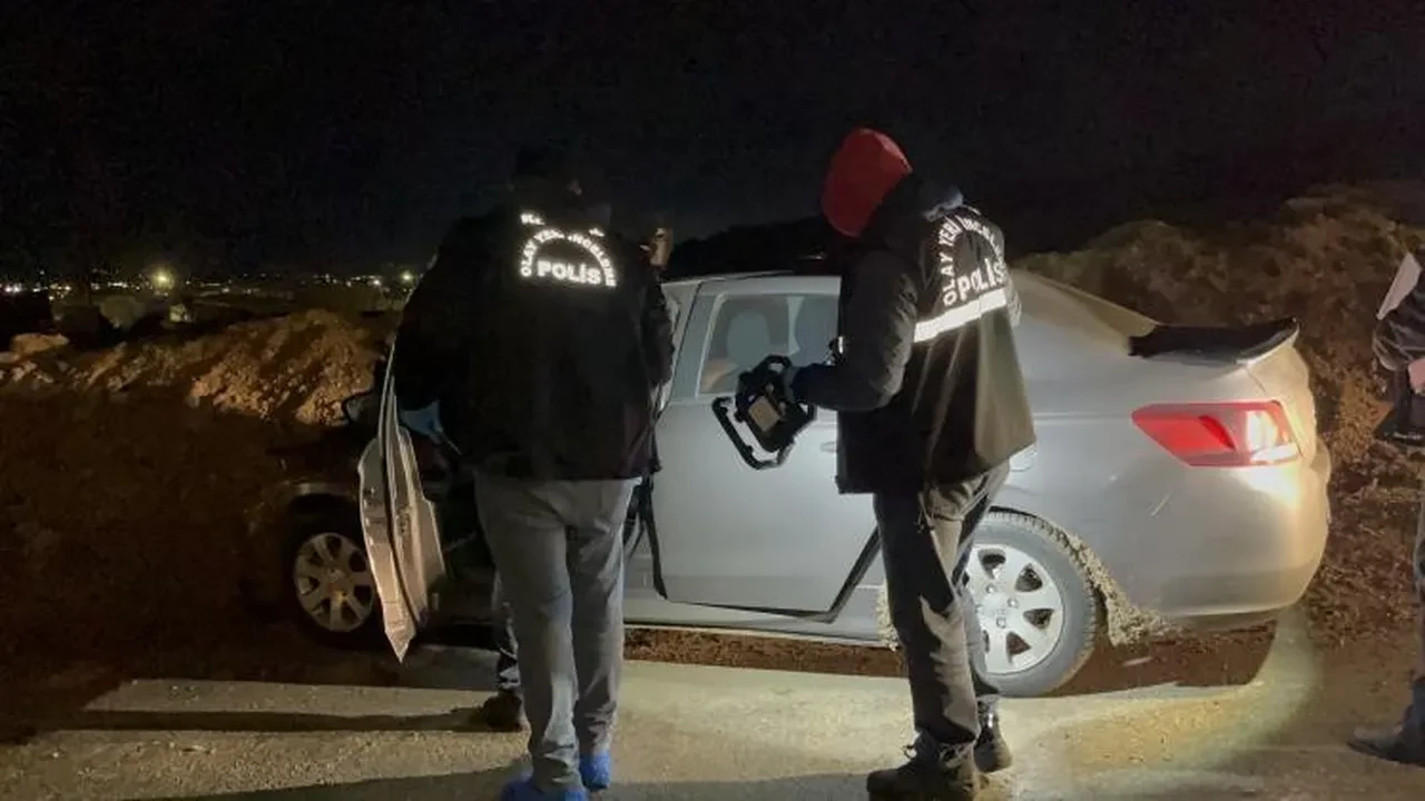 Tramvaydan inen yayalara çarpıp kaçtı! Çok sayıda can kaybı var