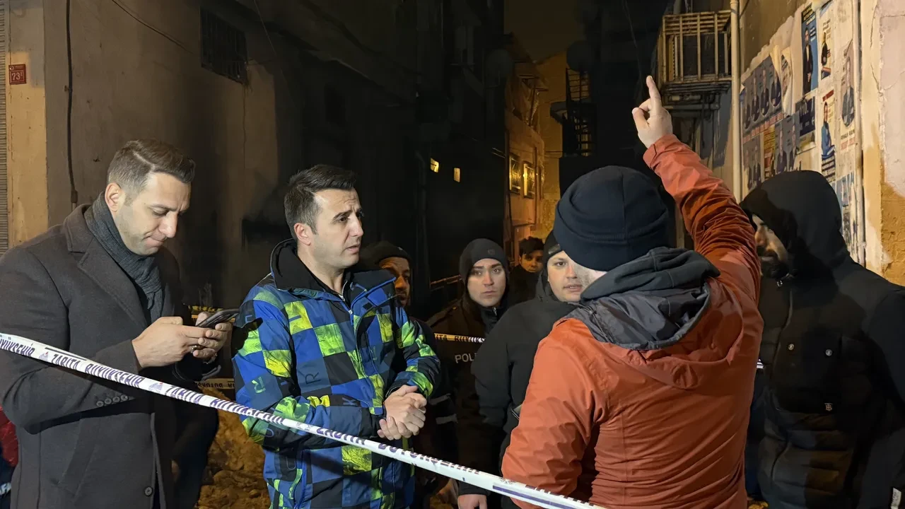 Adeta bomba gibi sesi duyuldu! Diyarbakır'da apartmanın kolonu patladı