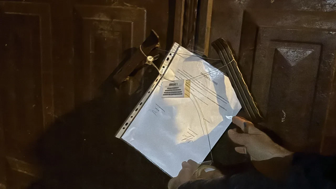 Adeta bomba gibi sesi duyuldu! Diyarbakır'da apartmanın kolonu patladı