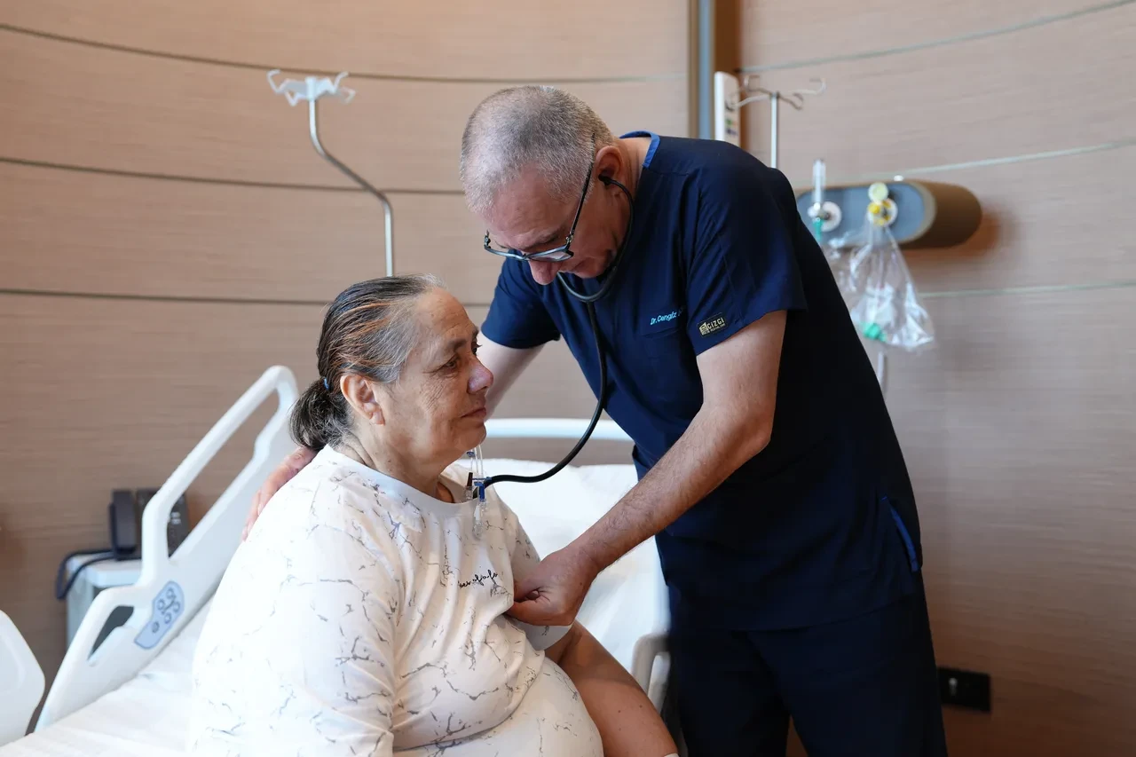 Avrupa'da çare bulunmadı, Türkiye'de hayata tutundu! Tıp literatürüne geçen başarı