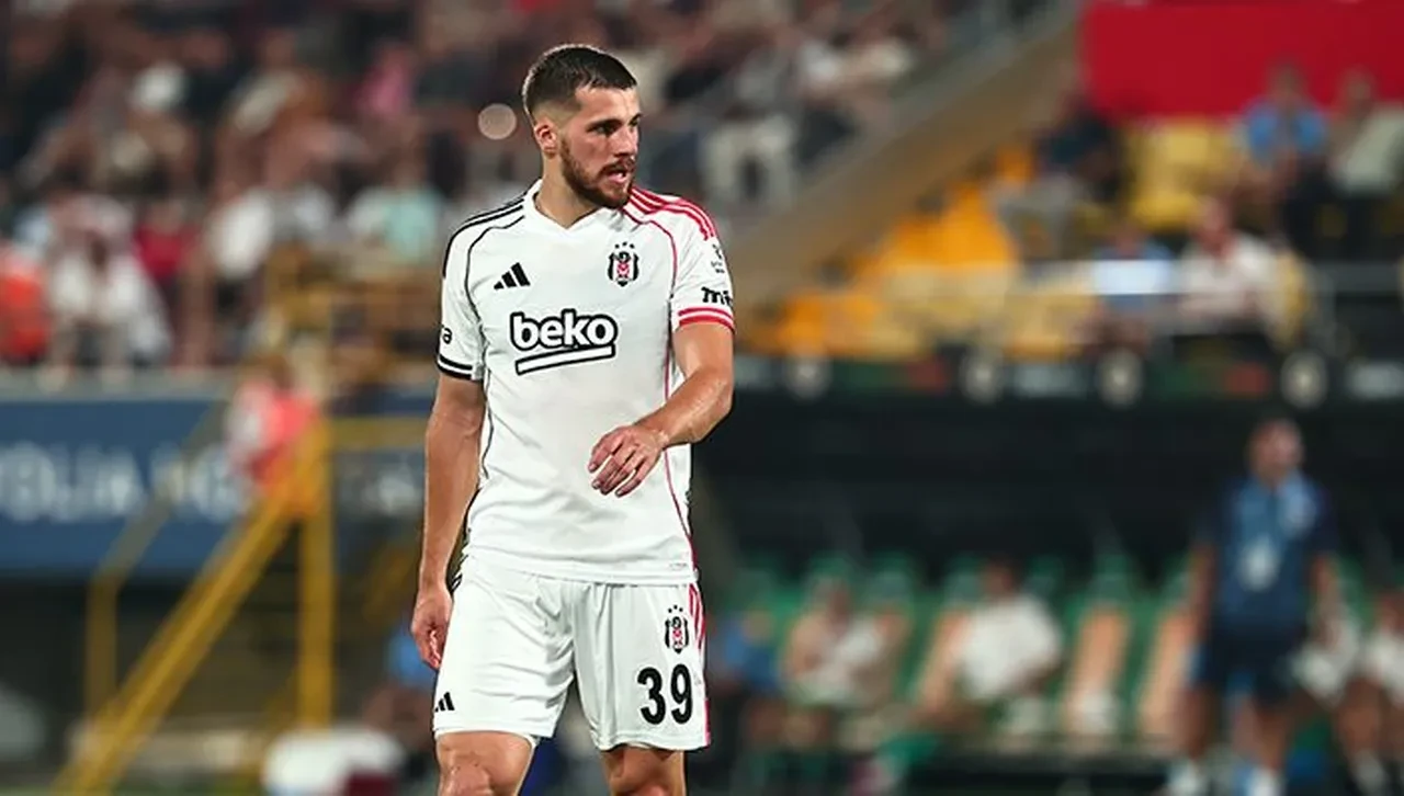 Beşiktaş'a yeni sol bek! Siyah-beyazlılar Hartman'ın peşinde