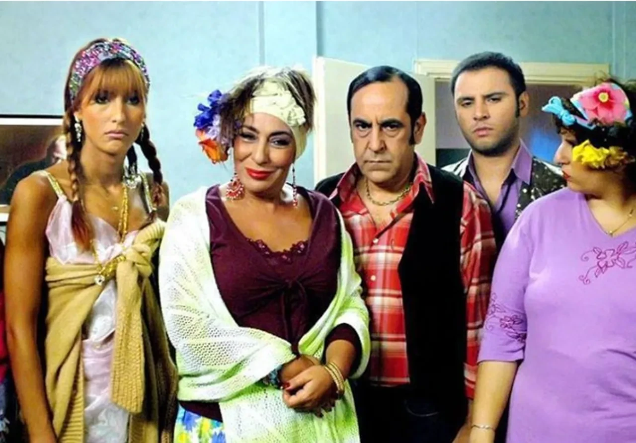 Çağla Şıkel, Özkan Uğur'dan bahsederken gözyaşlarına boğuldu! 