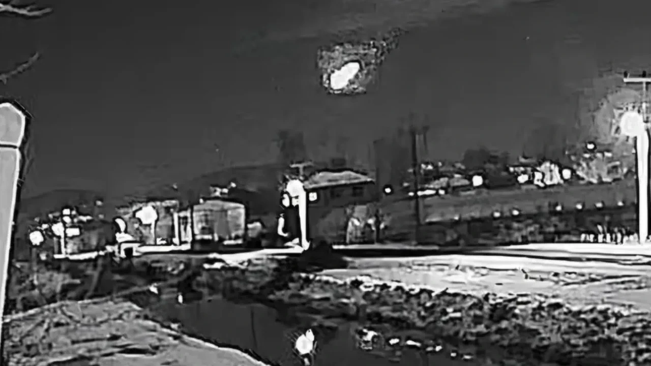 Çarşambalıları panikleten görüntü! Meteor böyle düştü