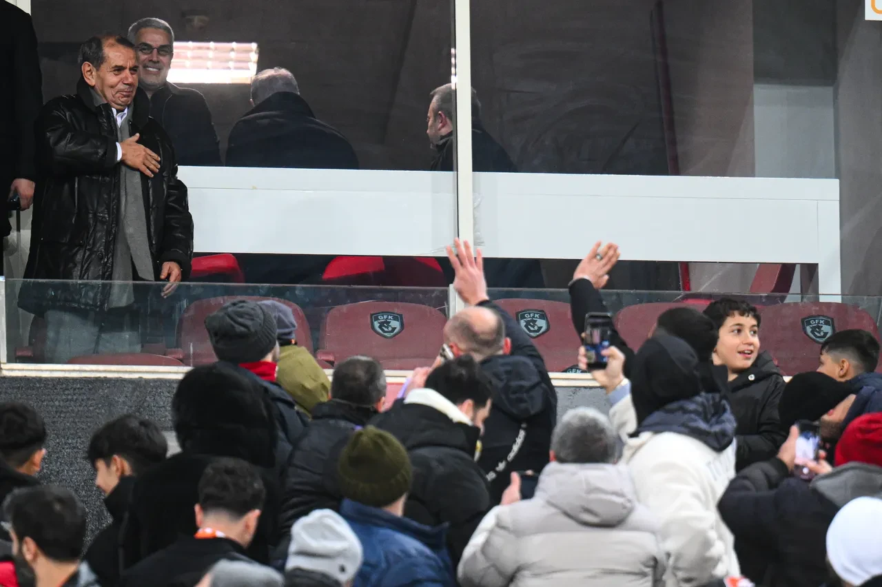 Dursun Özbek'ten Fenerbahçe'ye gönderme: Yarım kalan hesabımız var