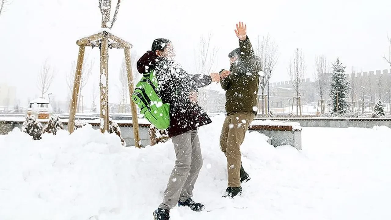 Eğitime kar molası! Tatil haberleri peş peşe geliyor