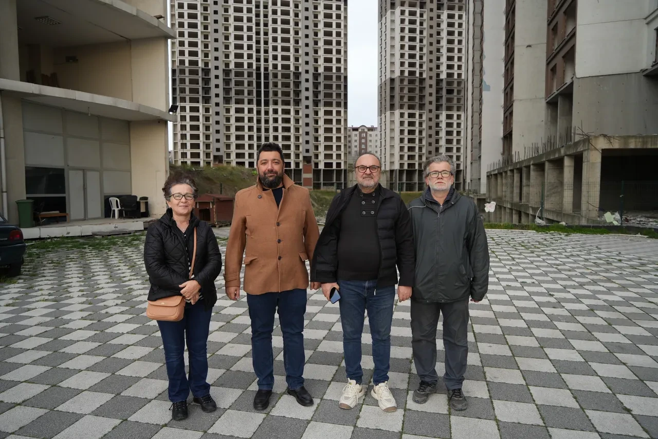 İstanbul'un ortasında gökdelen mezarlığı! İçeriden gelen görüntüler şoke etti