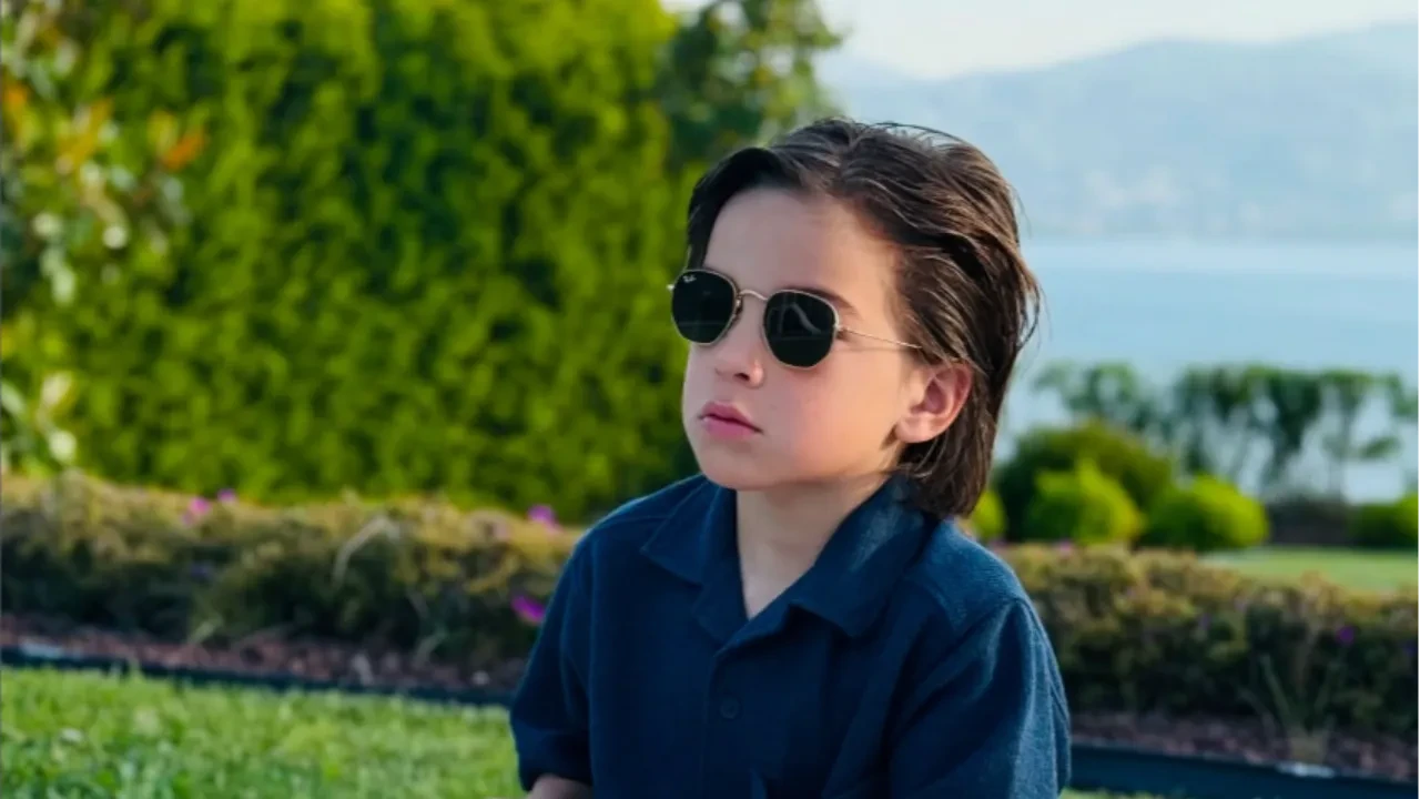 Kenan Sofuoğlu'nun oğlu Zayn, Toprak Razgatlıoğlu ile yarış yaparken kaza geçirdi