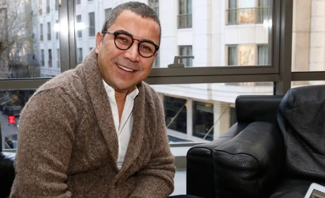 Mehmet Akif Ersoy, Veyis Ateş'i işaret etti: İlk içtiği zamanı anlattı