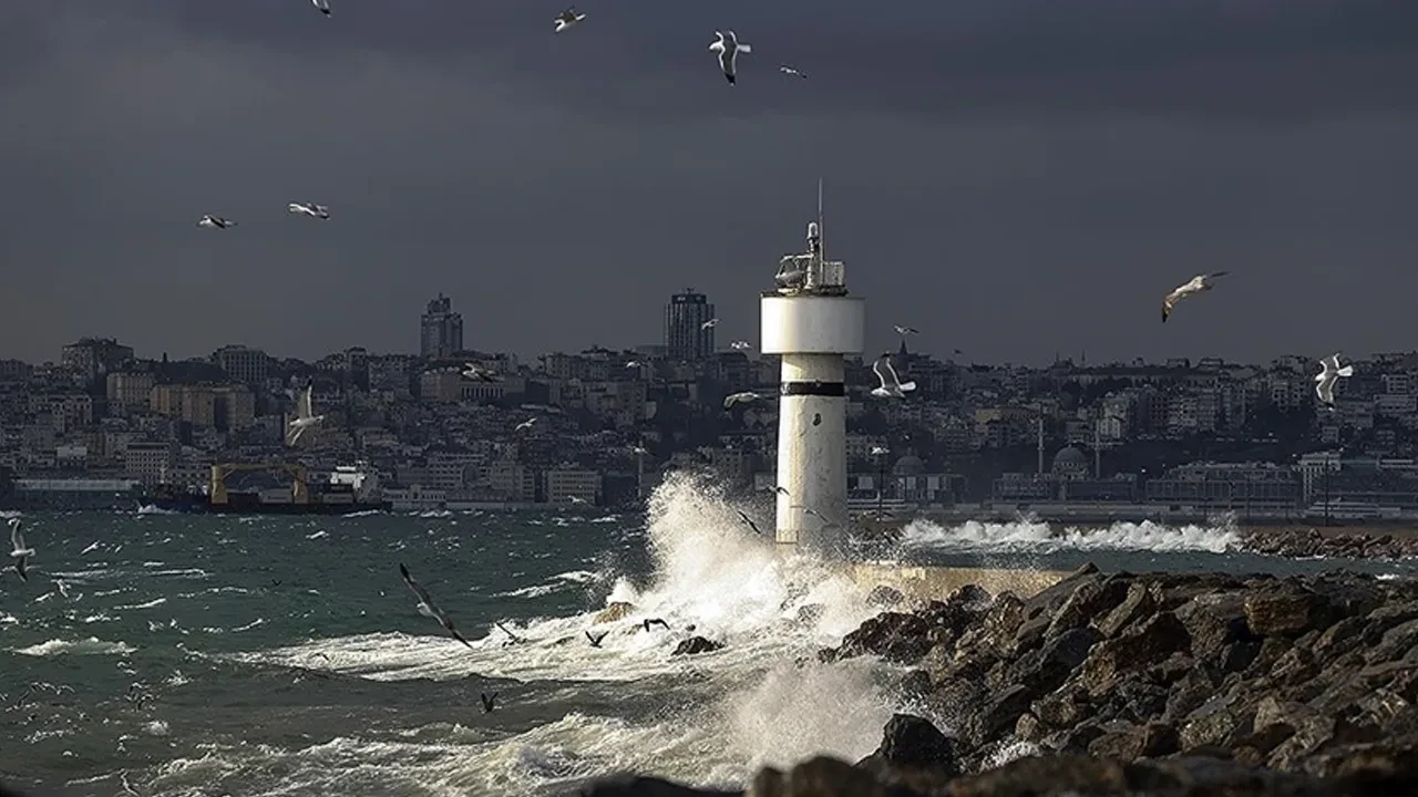 AKOM'dan İstanbul için peş peşe uyarılar! Kar, fırtına, yağmur: Megakent beyaza bürünecek