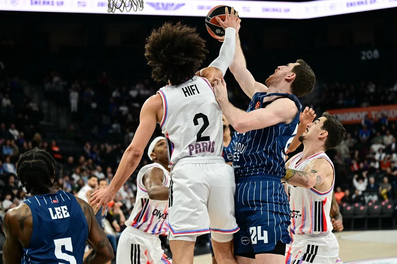 Anadolu Efes Paris Basketball maç skoru kaç kaç? Üst üste 4. yenilgisini aldı