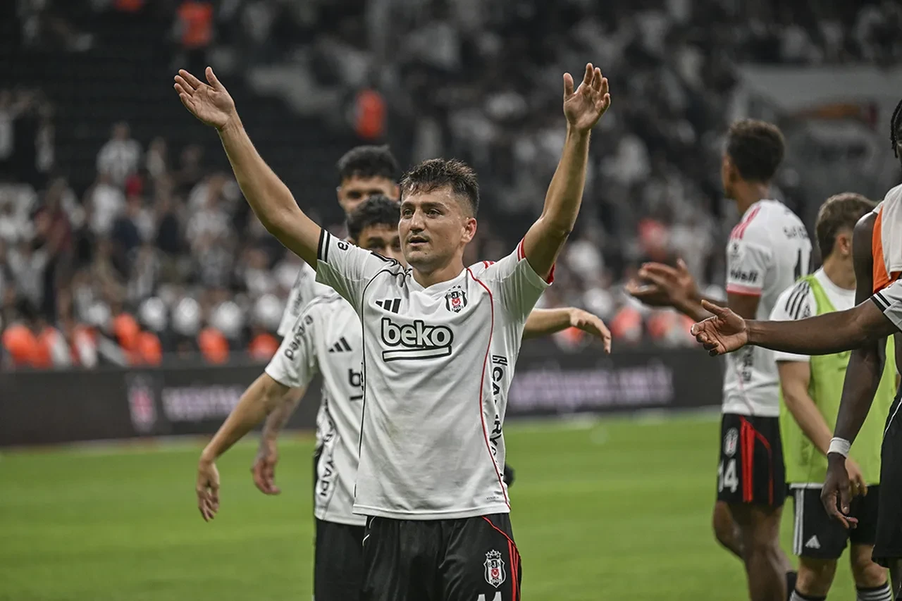 Cengiz Ünder, geleceğiyle ilgili kararını verdi! Beşiktaş'tan ayrılacak mı?