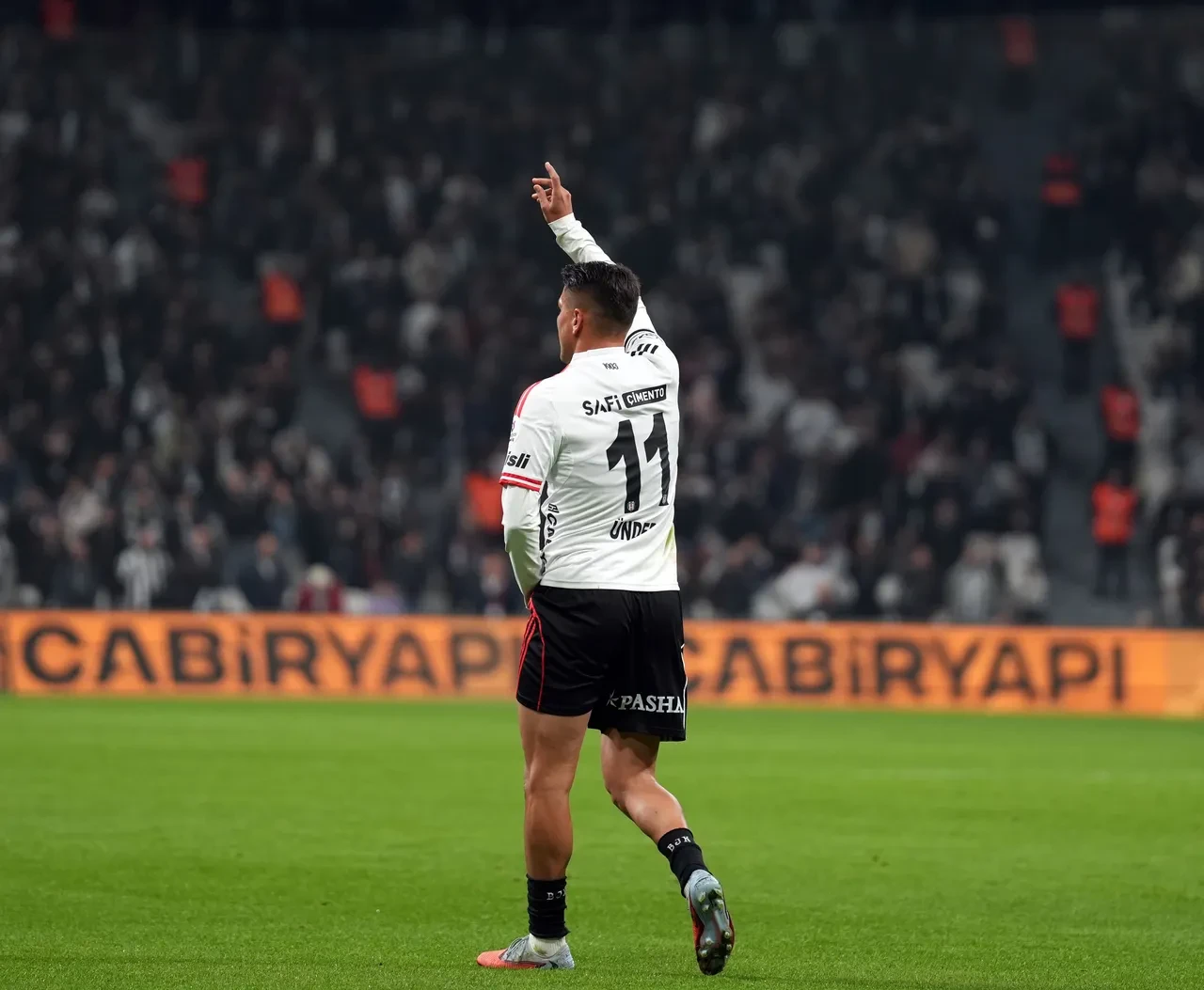 Cengiz Ünder, geleceğiyle ilgili kararını verdi! Beşiktaş'tan ayrılacak mı?