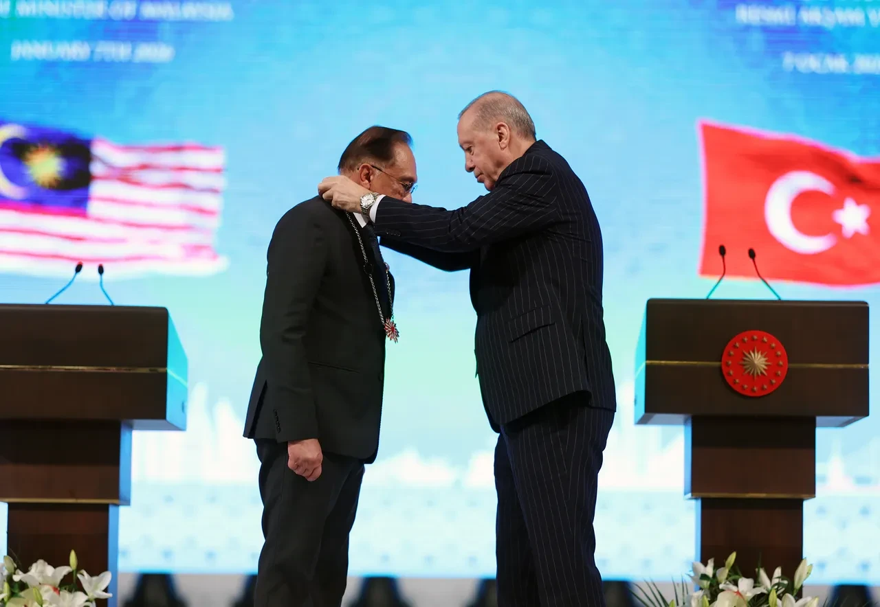 Cumhurbaşkanı Erdoğan duyurdu! Malezya ile 7 belge imzalandı: 'Ticaret hedefi 10 milyar dolar'