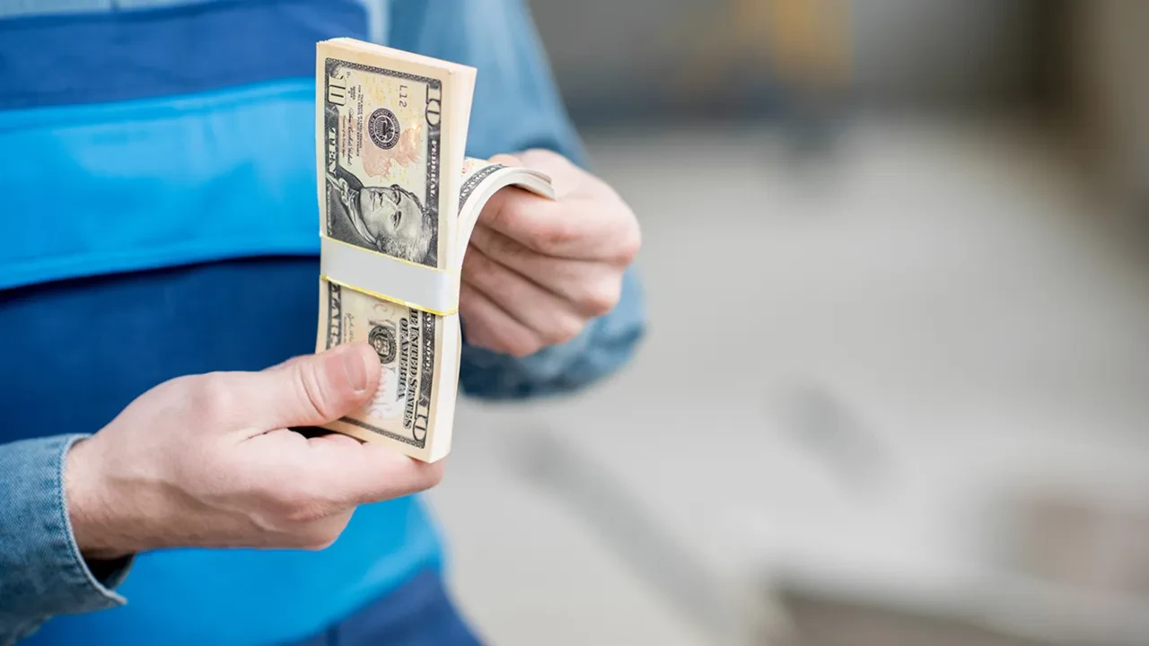 Diploması yok, maaşı çok! Dünyanın en tuhaf meslekleri hayal gücünü zorluyor