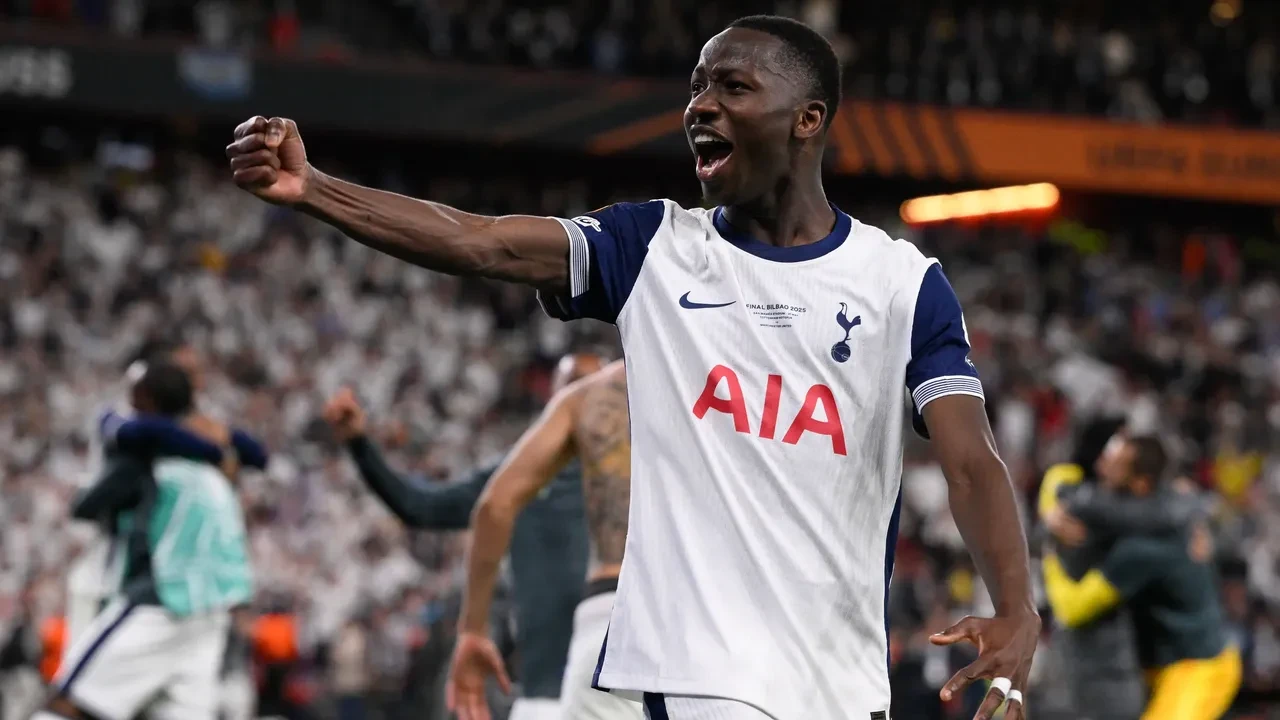 Galatasaray aradığı orta sahayı İngiltere'de buldu! Okan Buruk'un yeni yıldızı olacak