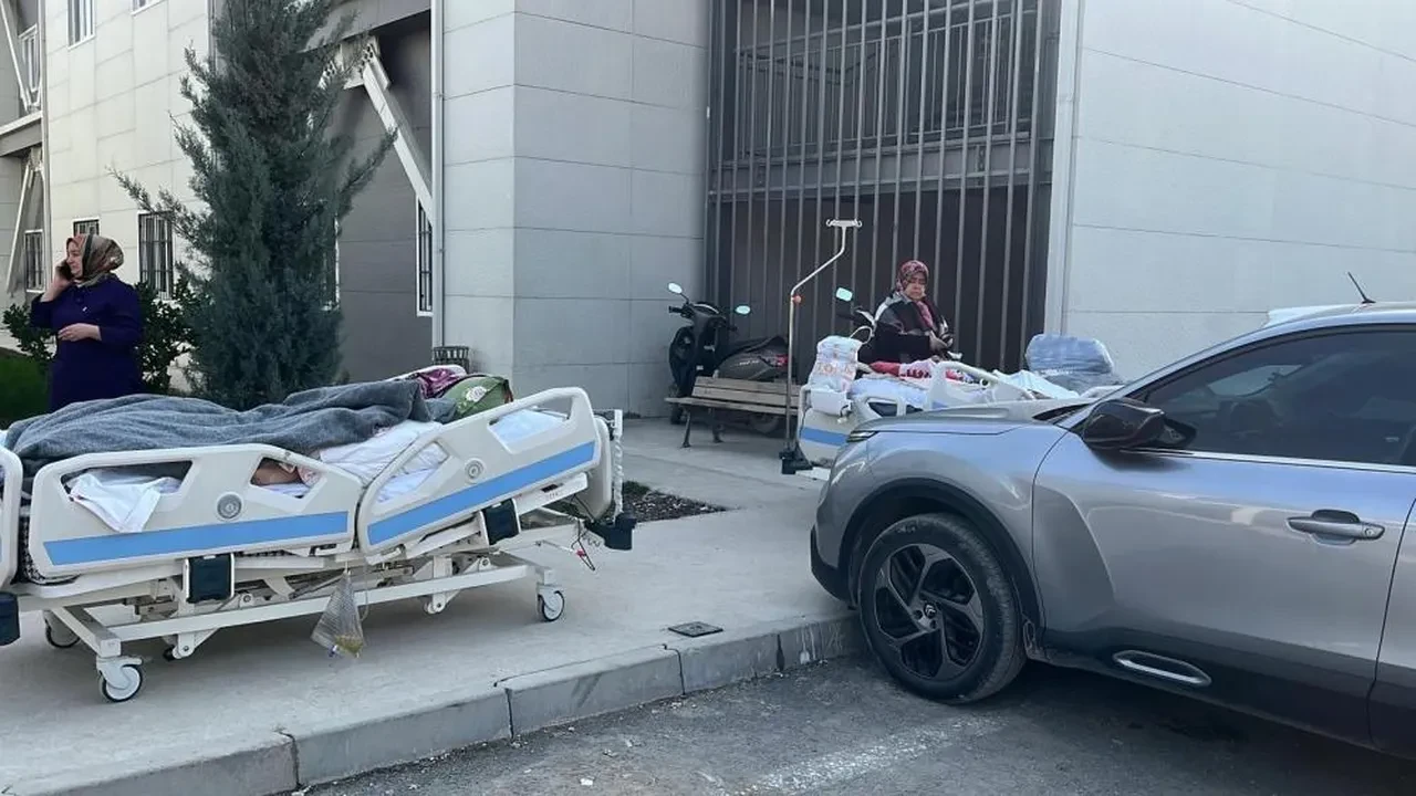 Hastanede canlı bomba paniği! Bağırarak içeri girdi, ortalığı birbirine kattı: Yoğun bakım boşaltıldı, özel harekat sevk edildi