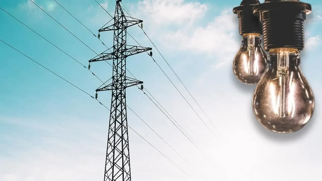 İstanbul’da geniş çaplı elektrik kesintisi! 7 Ocak Çarşamba günü 18 ilçede planlı elektrik kesintisi uygulanacak >> İşte o ilçe ve mahalleler