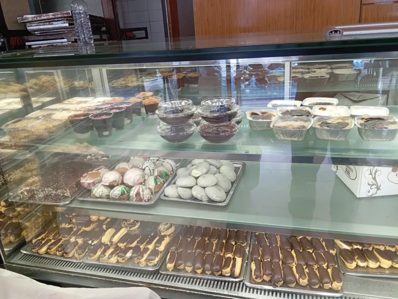 Kurabiyeyi ısırdığı an şoke oldu! Çikolata parçacığı yerine izmarit çıktı