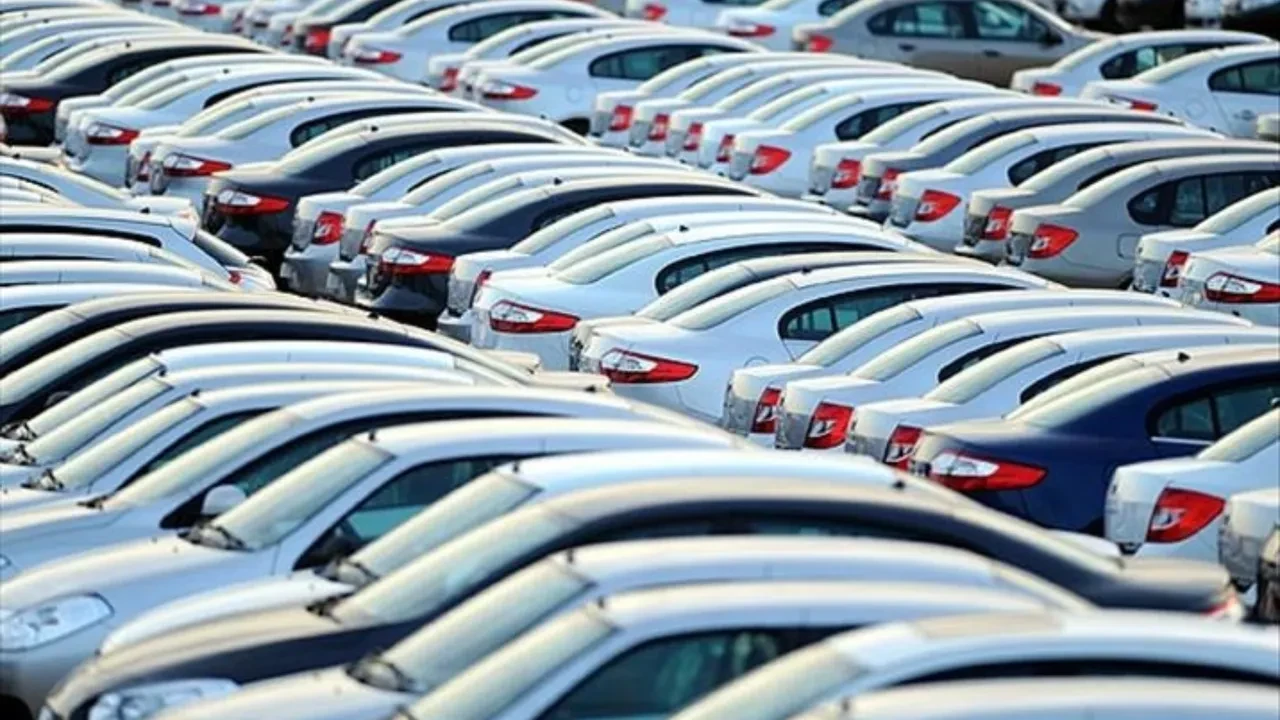 Satış şampiyonu araçlar belli oldu! Geçtiğimiz ay en çok satılan otomobiller piyasaya damga vurdu