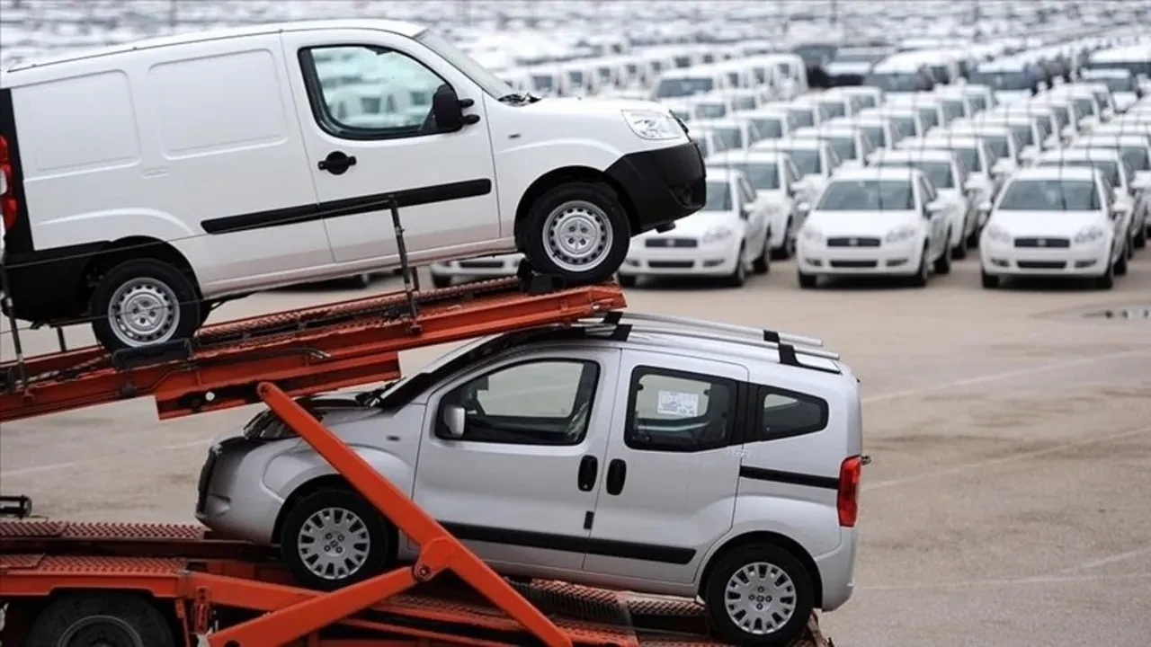 Satış şampiyonu araçlar belli oldu! Geçtiğimiz ay en çok satılan otomobiller piyasaya damga vurdu