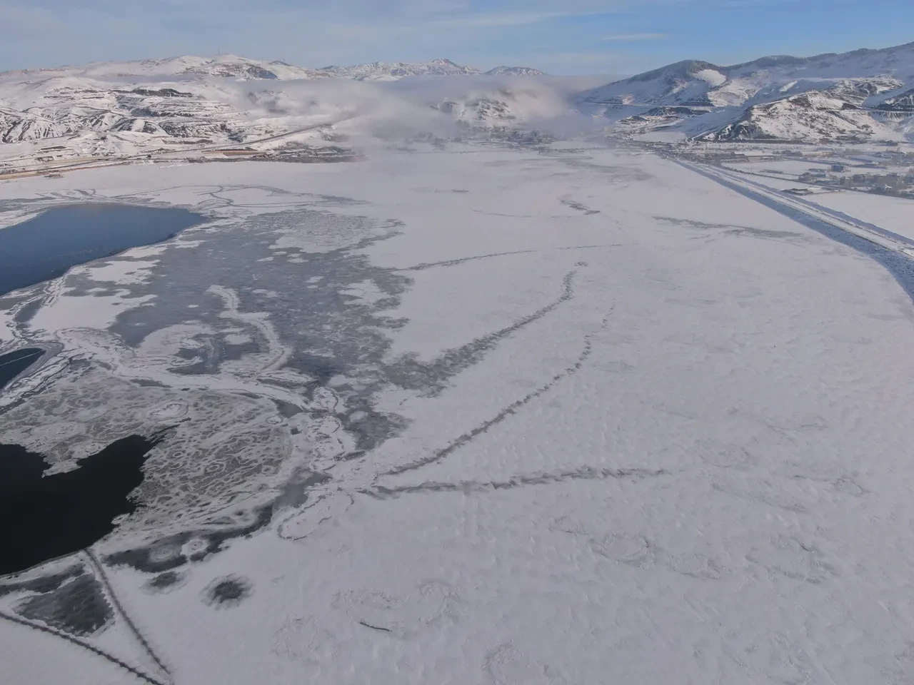 Sibirya soğukları etkisini gösterdi! Sıhke Göleti'nin yüzeyi dondu