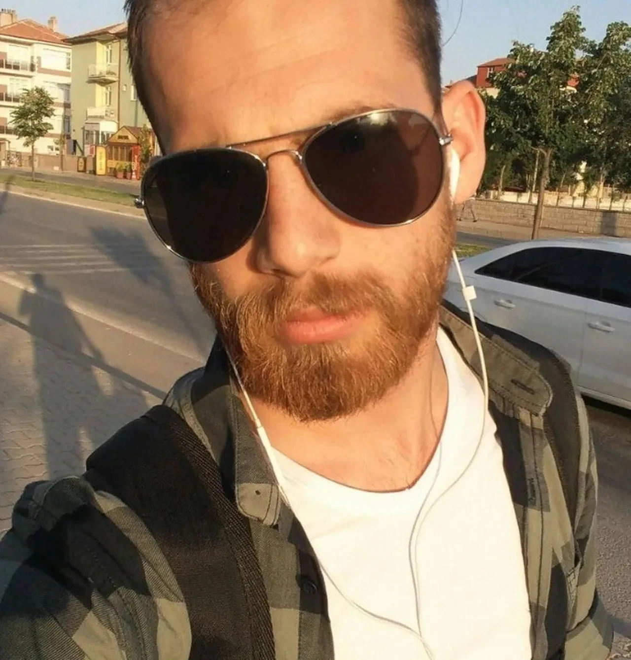 Sokak ortasında silahlı dehşet: Bir aileye kurşun yağdırdı! 1 ölü 3 ağır yaralı