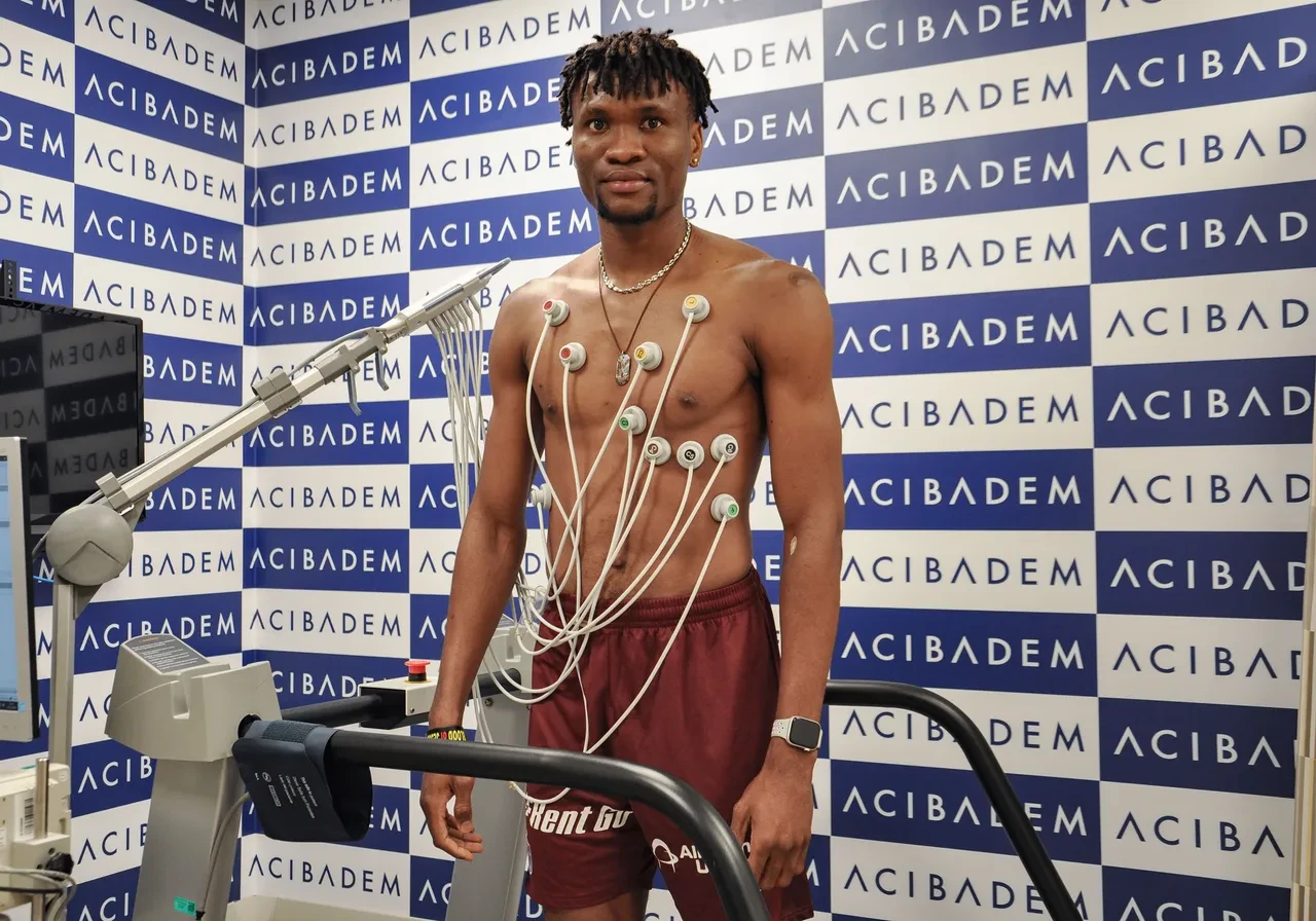 Trabzonspor yeni stoperi Chibuike Nwaiwu'yu renklerine bağladı