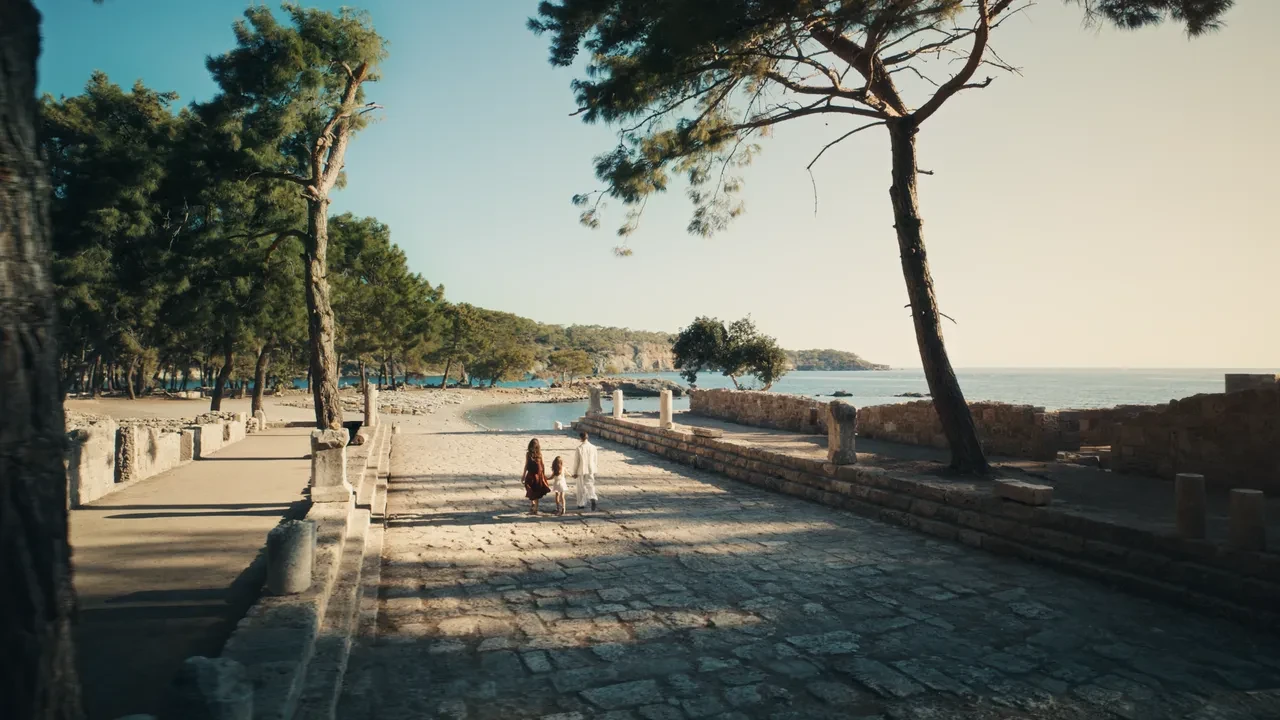 Türkiye turizm tanıtımında yapay zeka dönemi: 'Antalya, Piece Of Art' 9 dilde, 200’ün üzerinde ülkede küresel yayında!
