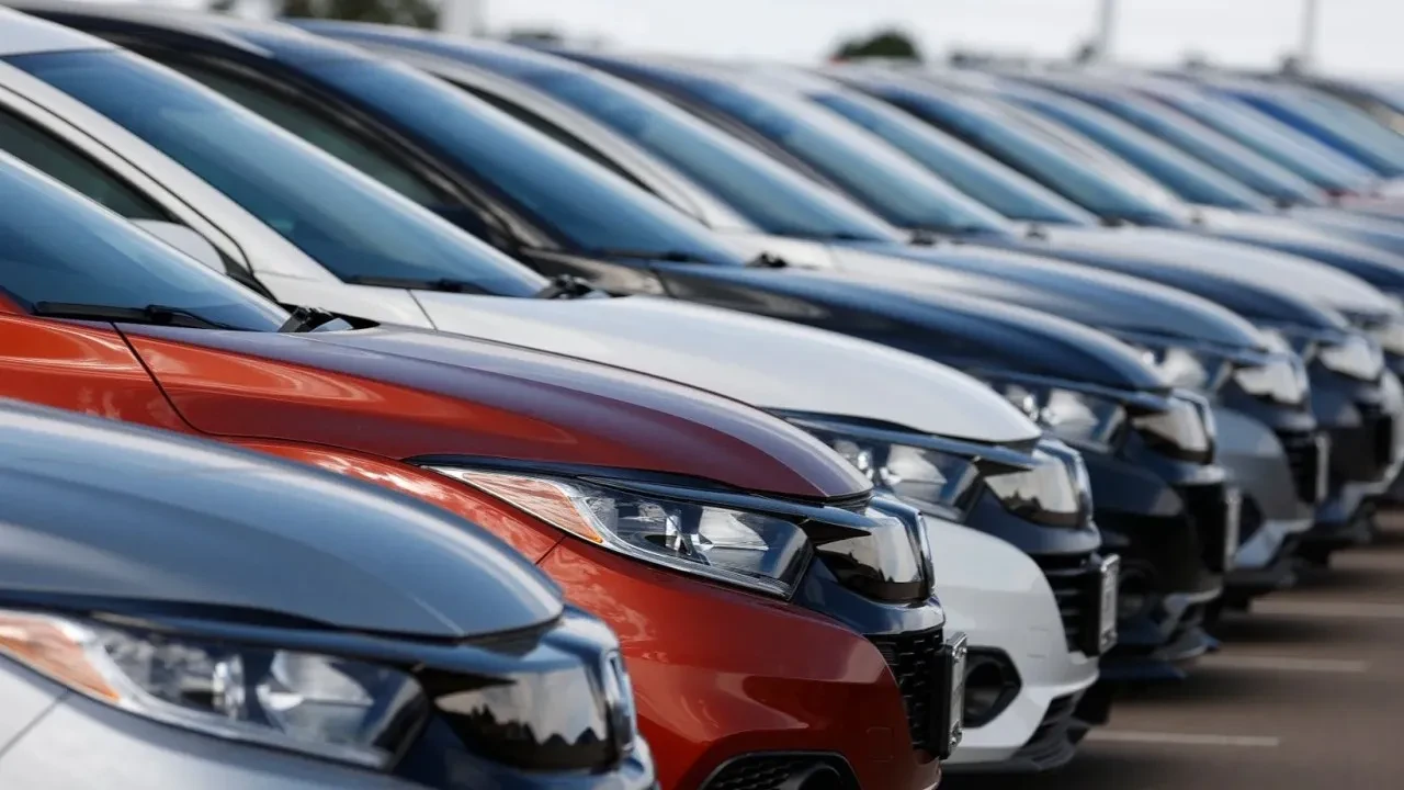 Türkiye'de 2025'te en çok tercih edilen otomobiller! Önceki yılın lideri Fiat Egea'yı geçen model belli oldu