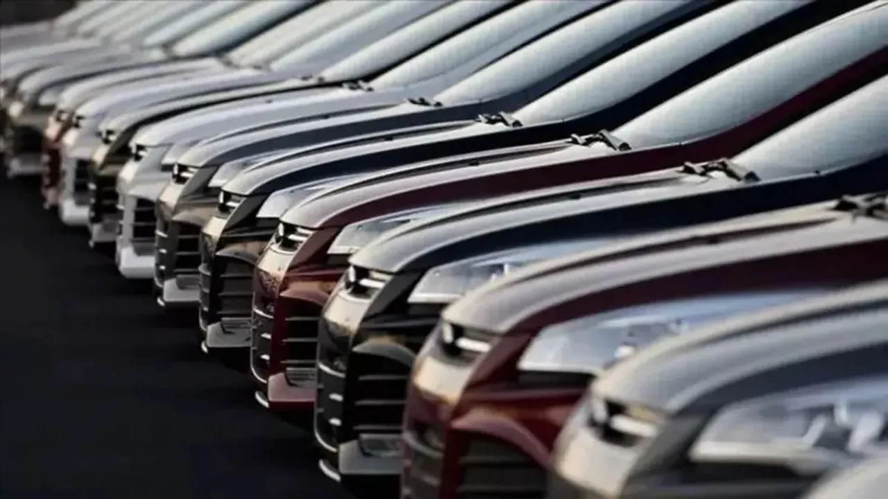 Türkiye'de 2025'te en çok tercih edilen otomobiller! Önceki yılın lideri Fiat Egea'yı geçen model belli oldu